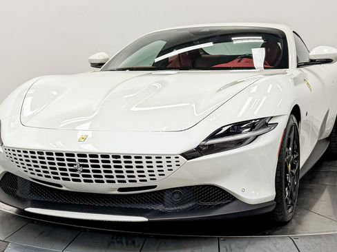 Used 2024 Ferrari Roma RWD image 5