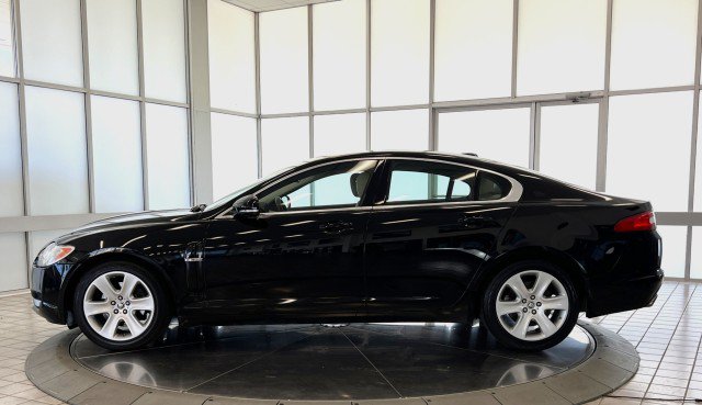 Used 2010 Jaguar XF Luxury RWD image 4