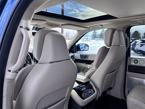 Used 2020 Lincoln Navigator Reserve w/ Luxury Package image 25