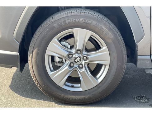 Used 2024 Toyota RAV4 XLE image 41