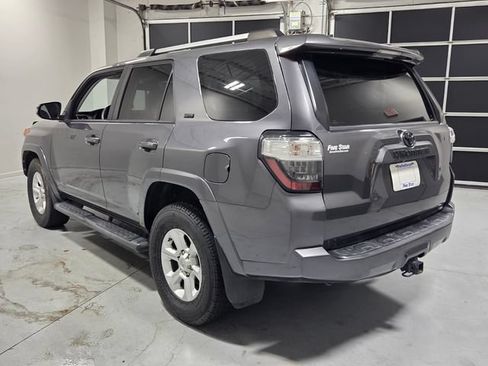 Used 2020 Toyota 4Runner SR5 Premium w/ Moonroof Package RWD image 8