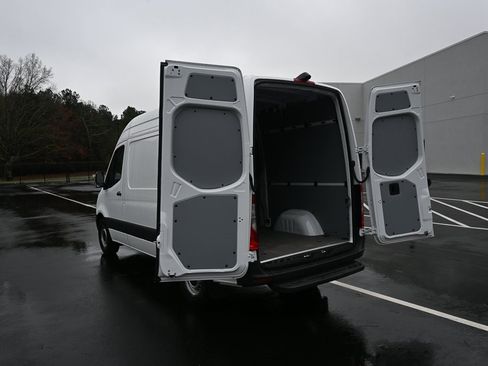 Used 2024 Mercedes-Benz Sprinter 2500 image 26
