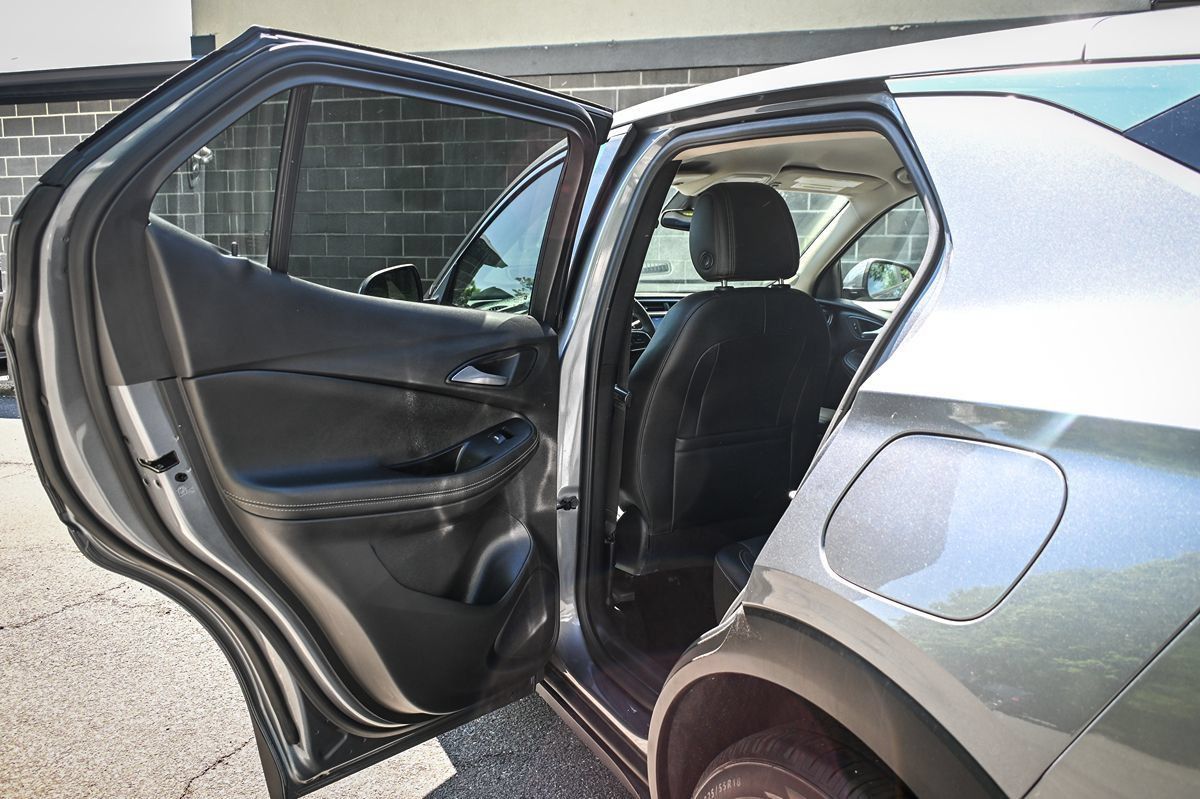 Used 2020 Buick Encore GX Preferred w/ Cold Weather Comfort Package AWD/4WD image 13