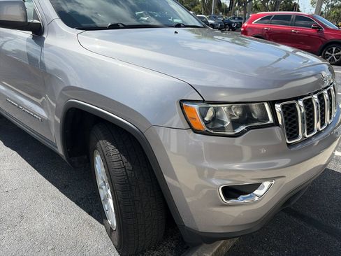 Used 2018 Jeep Grand Cherokee Laredo RWD image 10