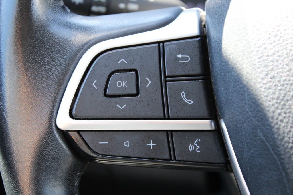 Used 2023 Toyota Highlander XLE FWD image 29