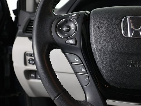 Used 2016 Honda Pilot Touring image 35