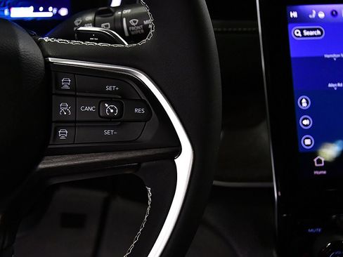 Used 2022 Jeep Grand Cherokee Limited 4xe image 18