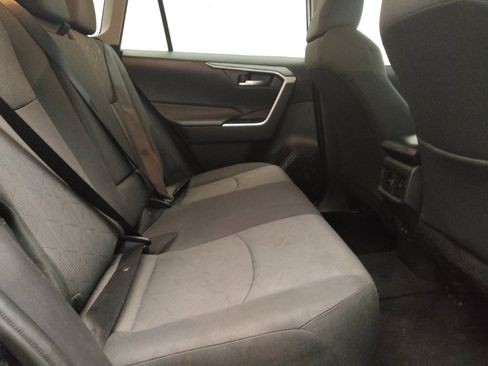 Used 2021 Toyota RAV4 XLE AWD/4WD image 19