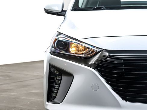 Used 2019 Hyundai Ioniq Plug-In Hybrid image 15