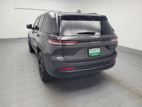 Used 2024 Jeep Grand Cherokee Limited w/ Luxury Tech Group II RWD image 6