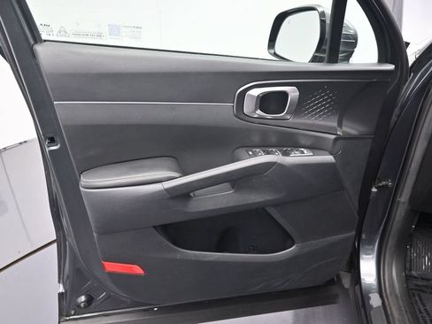 Certified 2024 Kia Sorento S FWD image 19