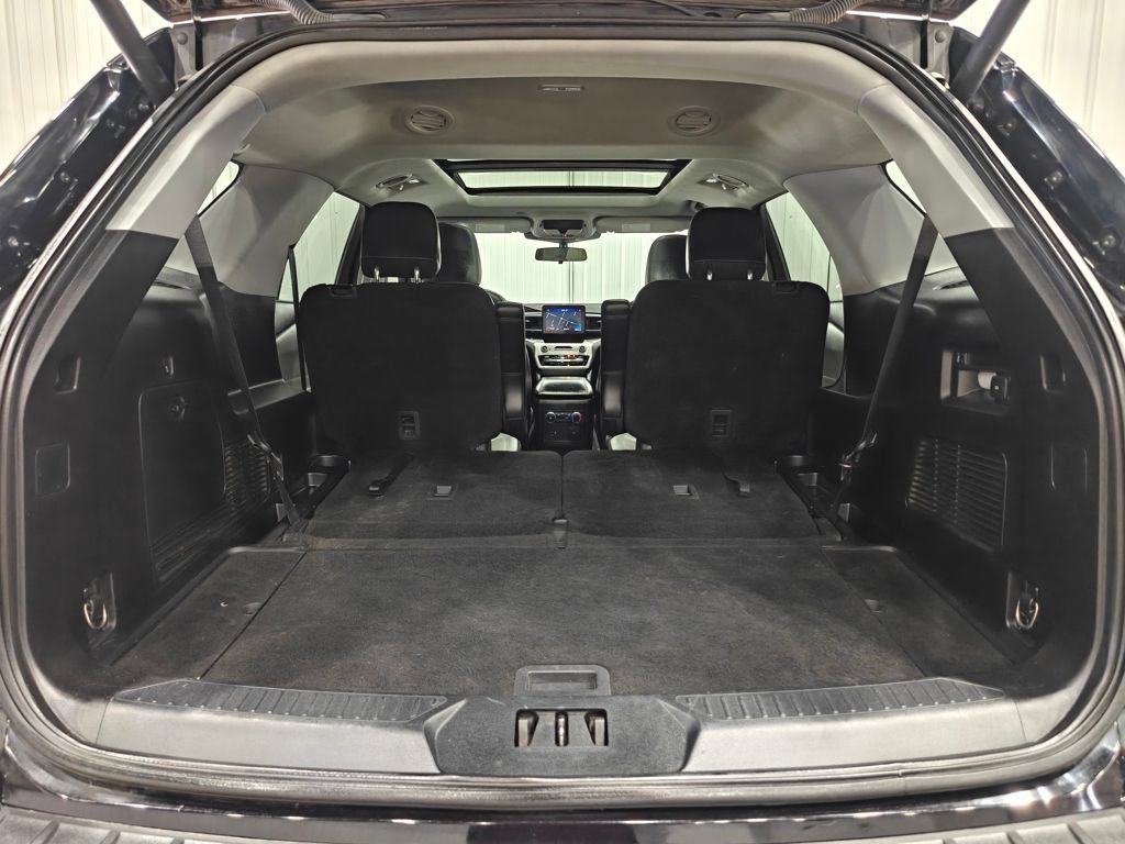 Used 2021 Ford Explorer XLT w/ Equipment Group 202A AWD/4WD image 35