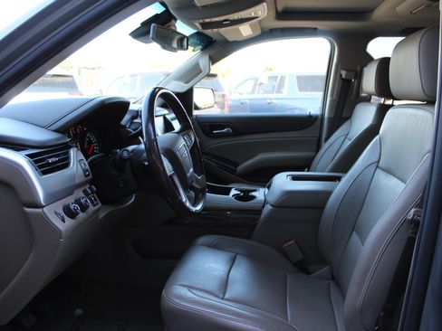 Certified 2018 GMC Yukon XL SLT w/ Premium Edition AWD/4WD image 11