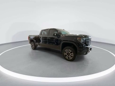 Used 2024 GMC Sierra 1500 AT4 w/ Technology Package AWD/4WD image 2
