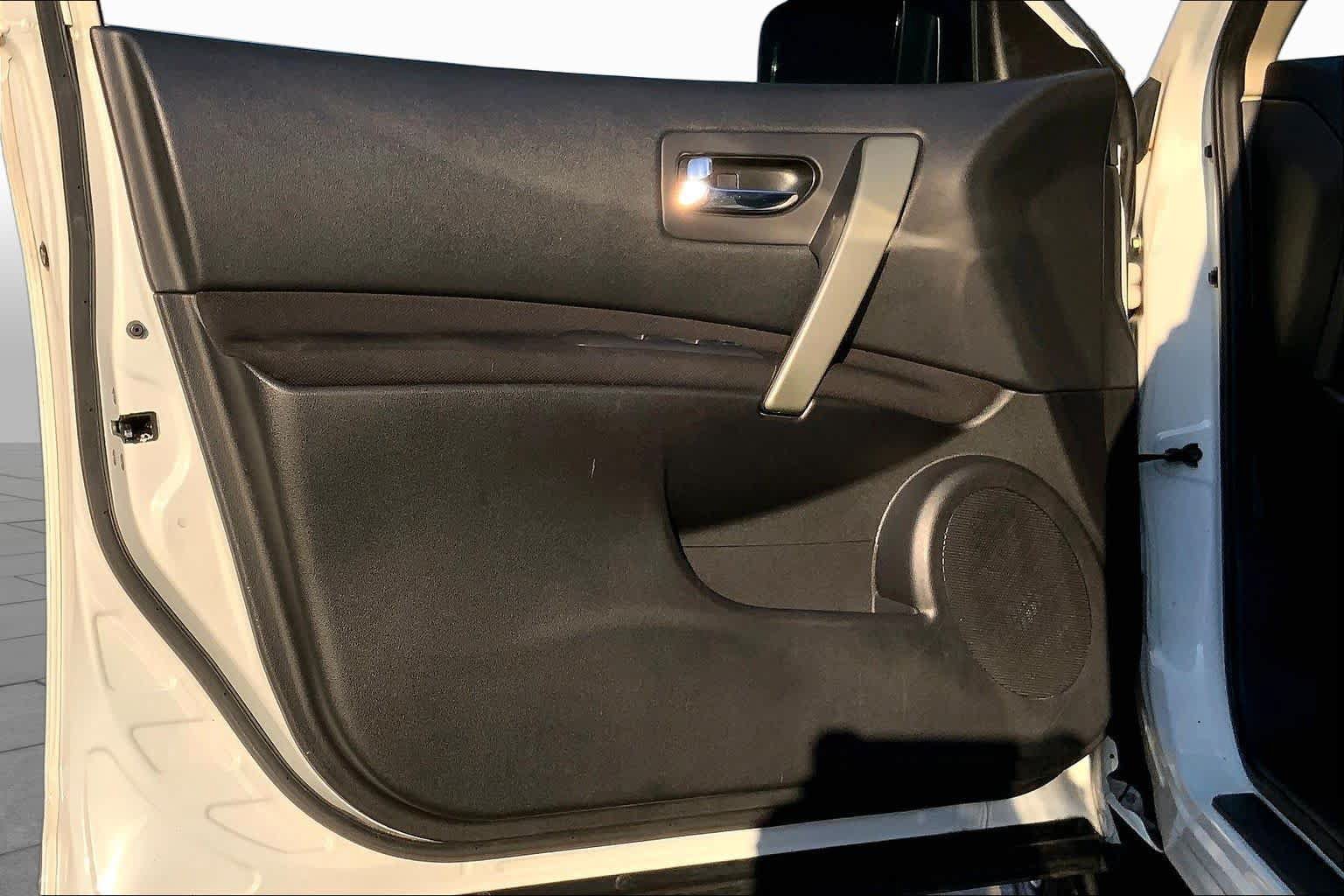 Used 2012 Nissan Rogue S FWD image 19