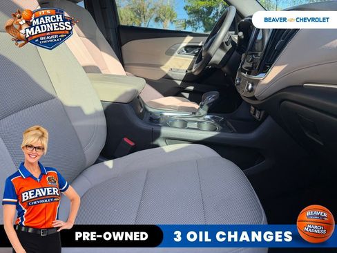 Used 2023 Chevrolet Traverse LS image 11