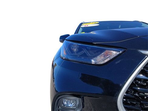 Certified 2023 Toyota Highlander XLE image 13