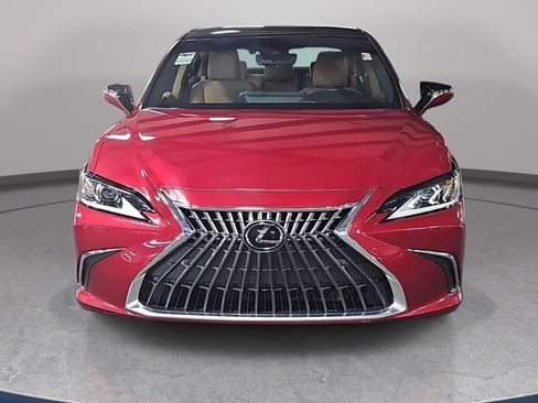 Used 2024 Lexus ES 350 w/ Premium Package FWD image 2