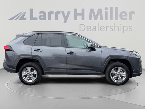 Used 2025 Toyota RAV4 XLE AWD/4WD image 6