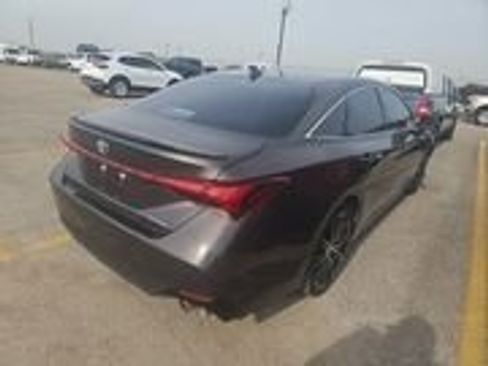 Used 2019 Toyota Avalon Touring image 6