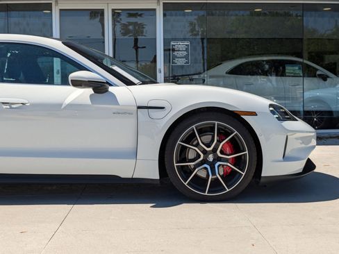 New 2025 Porsche Taycan 4S AWD/4WD image 10