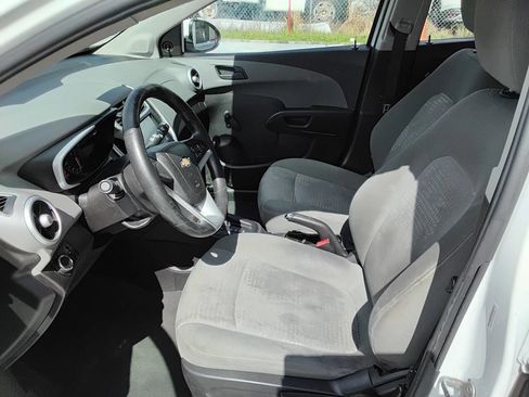Used 2017 Chevrolet Sonic LT image 6