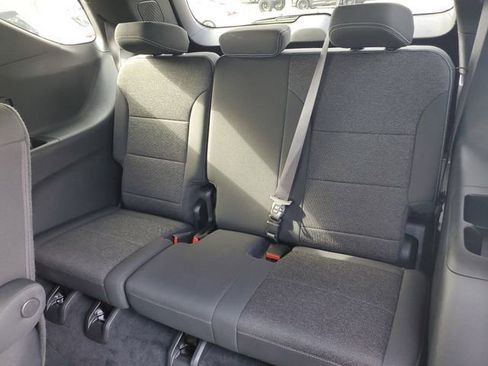 Certified 2025 Chevrolet Traverse LT image 8