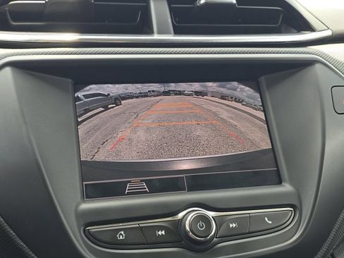 Used 2023 Chevrolet TrailBlazer LT FWD image 28