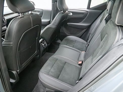 Certified 2023 Volvo XC40 Recharge Ultimate image 22