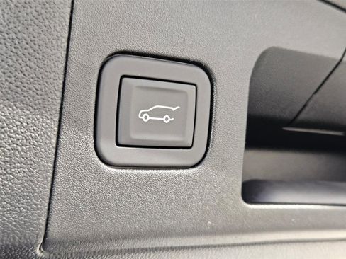 New 2026 Cadillac XT5 Sportv w/ LPO, Red Accent Package AWD/4WD image 30