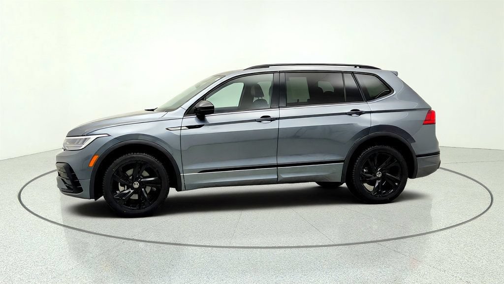 Used 2023 Volkswagen Tiguan SE R-Line FWD image 8
