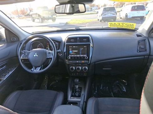 Used 2022 Mitsubishi Outlander Sport SE image 14