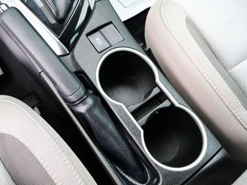 Used 2019 Toyota Corolla LE image 17