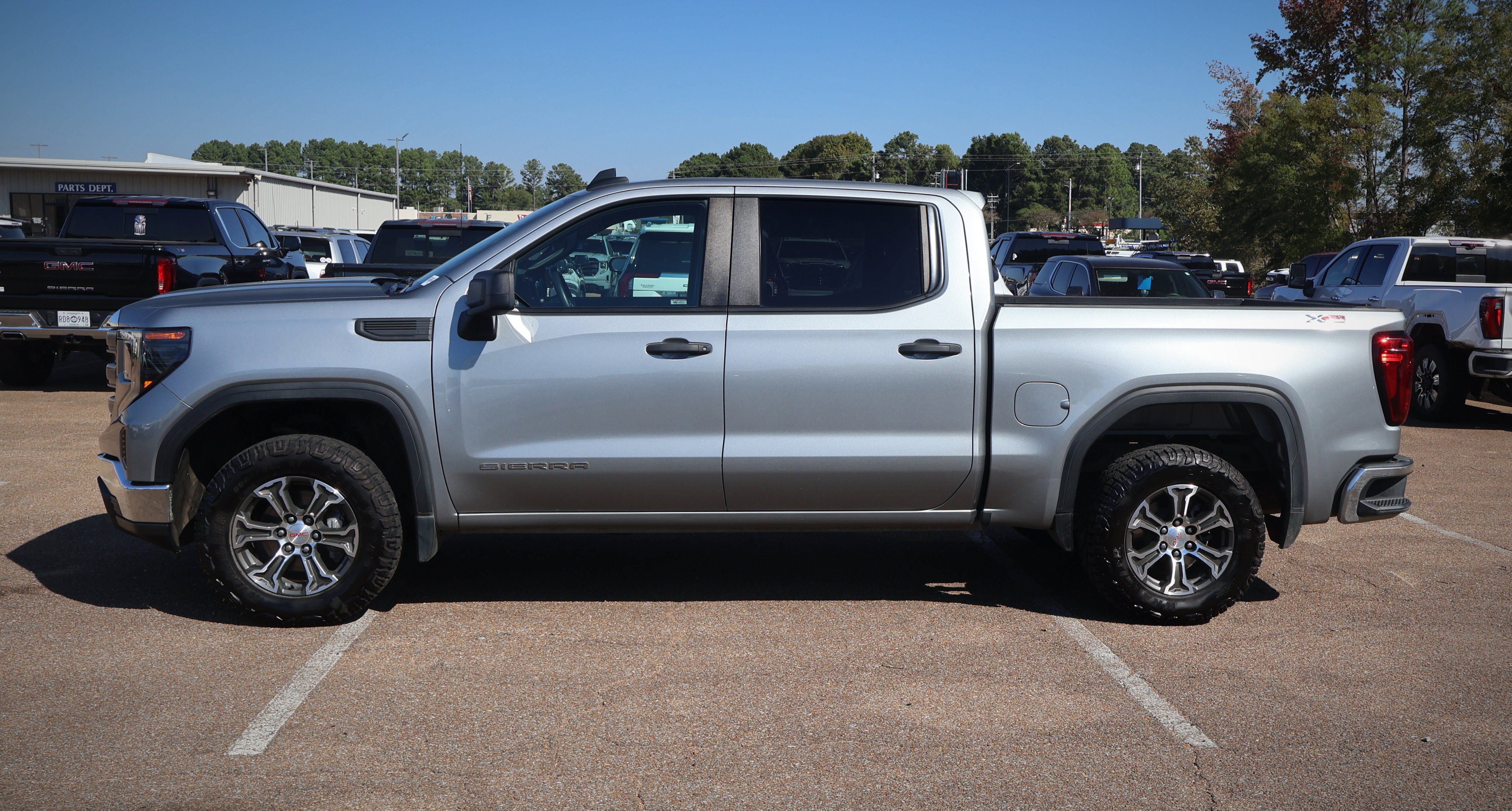 Used 2024 GMC Sierra 1500 Pro AWD/4WD image 2