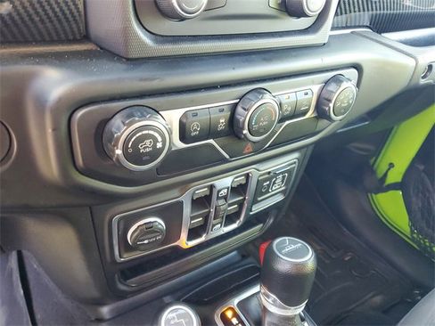 Used 2021 Jeep Gladiator Willys image 22