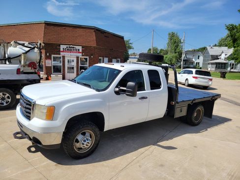 Used 2008 GMC Sierra 3500 W/T w/ Work Truck Preferred Package AWD/4WD image 4