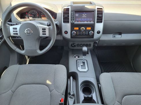 Used 2020 Nissan Frontier SV w/ Midnight Edition Floor Mats image 15