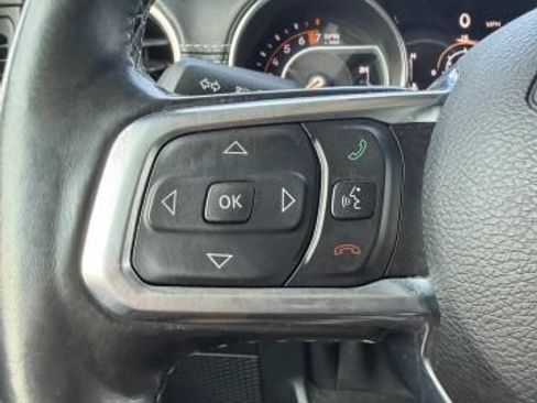 Used 2020 Jeep Gladiator Overland AWD/4WD image 18