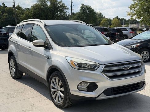 Used 2017 Ford Escape Titanium AWD/4WD image 4