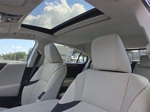 New 2025 Lexus ES 350 w/ Premium Package image 21