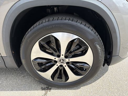 Used 2025 Mercedes-Benz GLA 250 4MATIC image 12