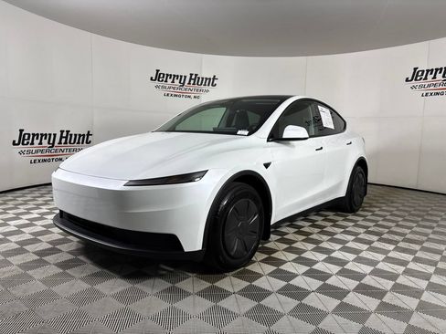 Used 2026 Tesla Model Y Long Range AWD/4WD image 1