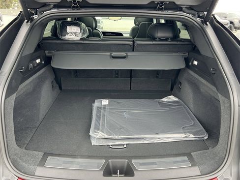 New 2026 Cadillac Lyriq V image 31