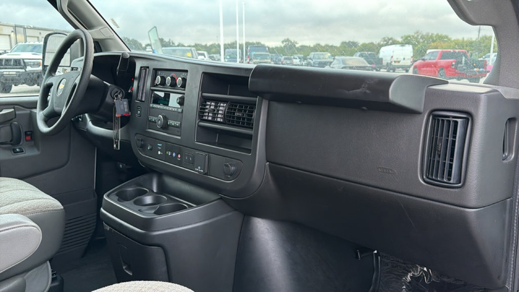Used 2025 Chevrolet Express 3500 LT w/ LT Preferred Equipment Group RWD image 31