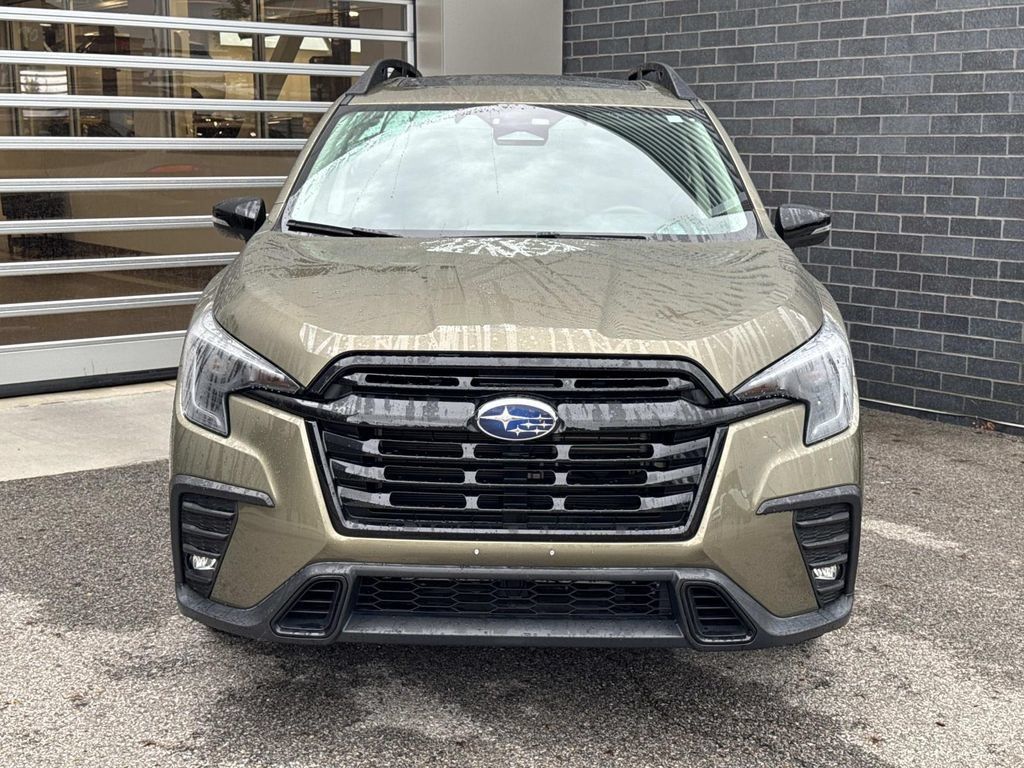 Used 2023 Subaru Ascent Onyx Edition AWD/4WD image 2