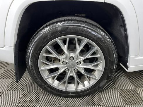 Used 2023 Jeep Grand Cherokee Summit AWD/4WD image 12