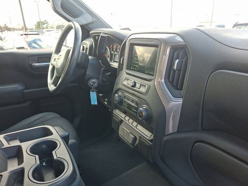 Used 2019 Chevrolet Silverado 1500 Custom w/ Custom Value Package image 12