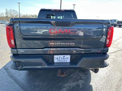 Used 2020 GMC Sierra 2500 AT4 w/ Technology Package AWD/4WD image 4