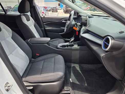 Used 2024 Chevrolet Trax LS FWD image 15