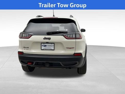 Used 2019 Jeep Cherokee Trailhawk image 3